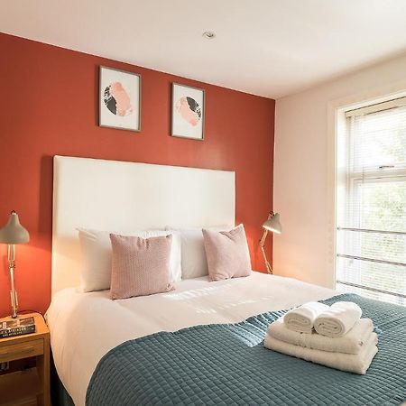 Fitzrovia - Charlotte Street By Viridian Apartments London Bagian luar foto