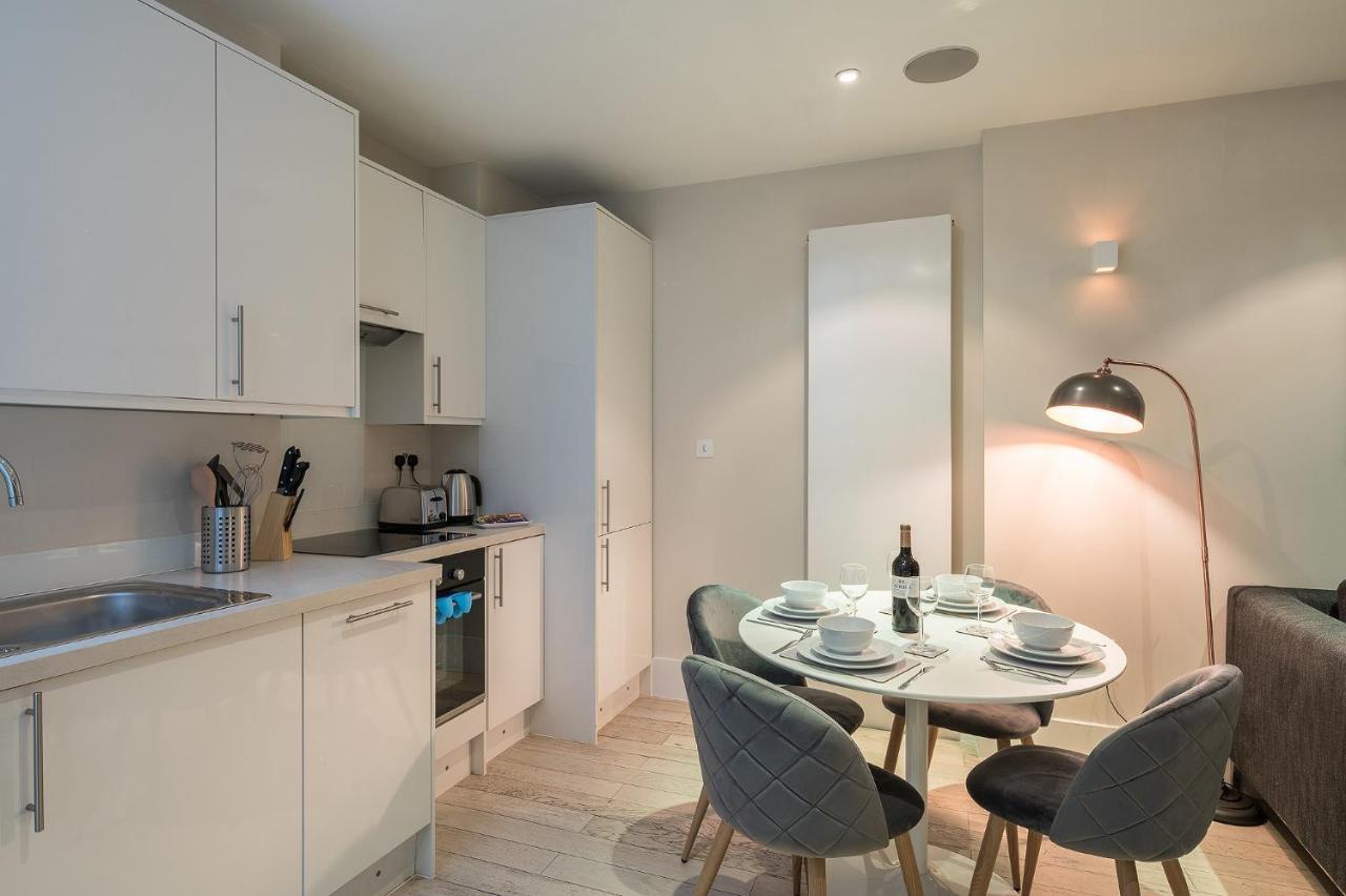 Fitzrovia - Charlotte Street By Viridian Apartments London Bagian luar foto